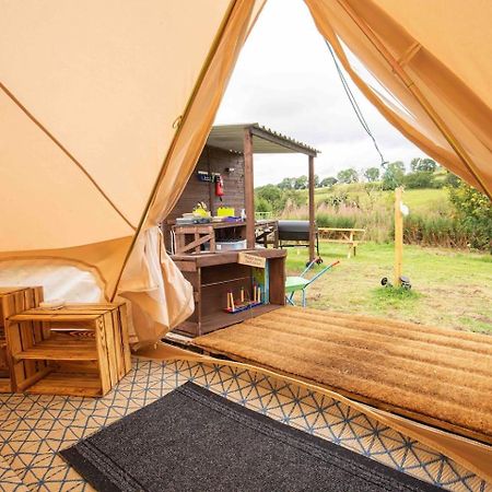 Roaches Retreat Family Glampsite, Rocky Reach Bell Tent With Outdoor Adventures And Campfire Nights Upper Hulme Bagian luar foto