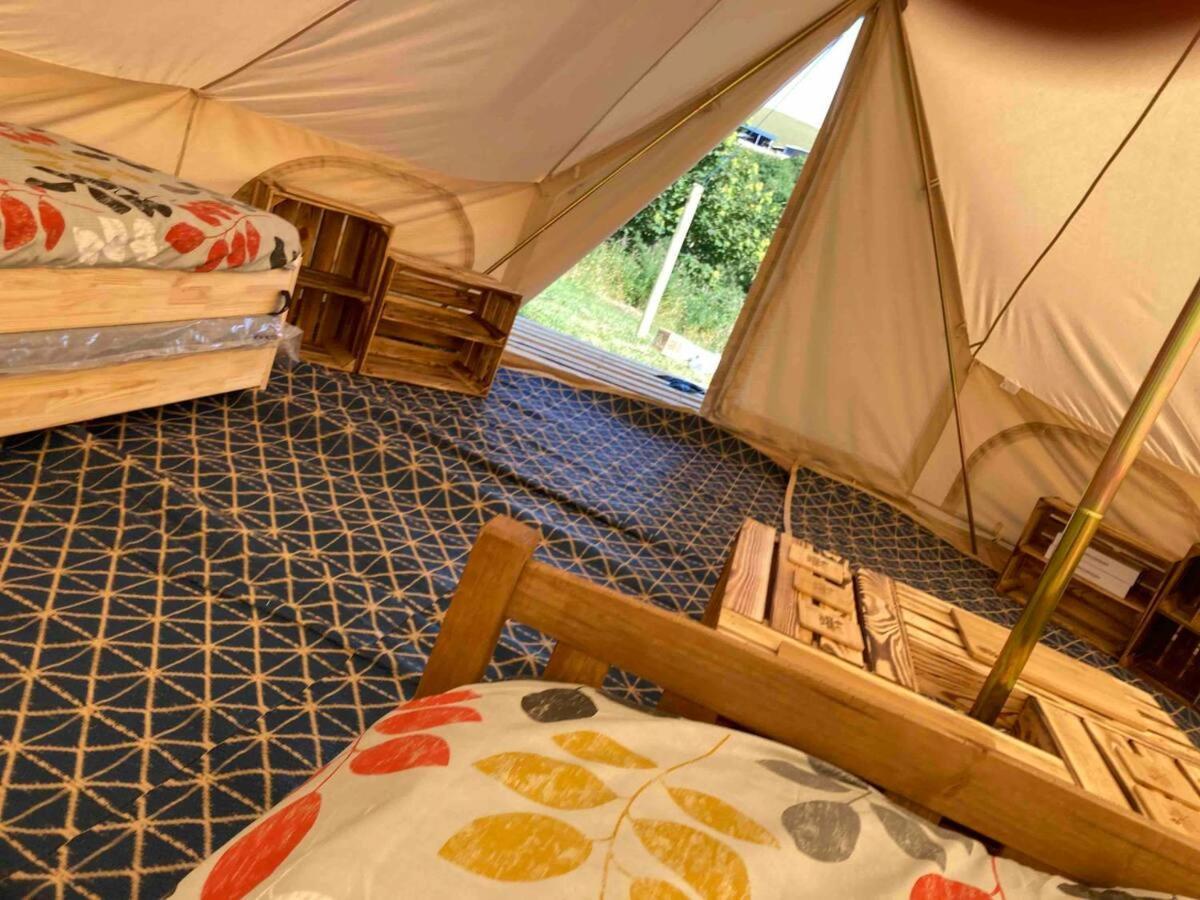Roaches Retreat Family Glampsite, Rocky Reach Bell Tent With Outdoor Adventures And Campfire Nights Upper Hulme Bagian luar foto