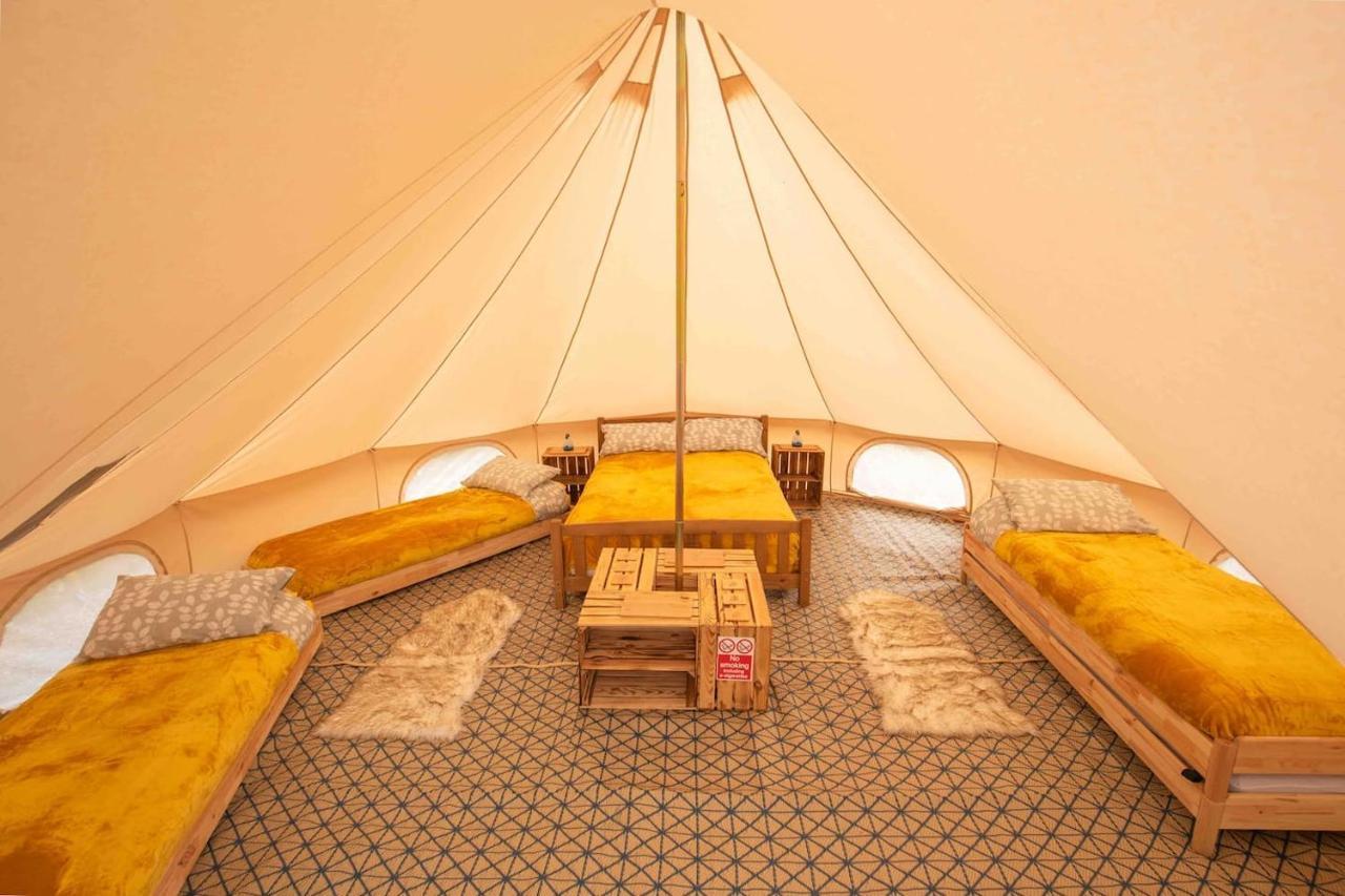 Roaches Retreat Family Glampsite, Rocky Reach Bell Tent With Outdoor Adventures And Campfire Nights Upper Hulme Bagian luar foto
