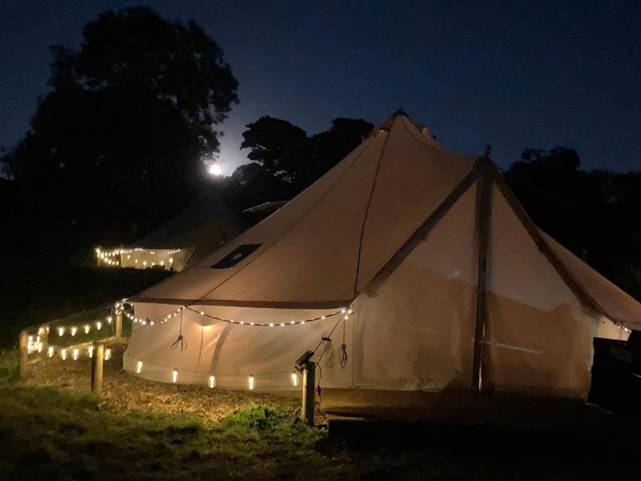 Roaches Retreat Family Glampsite, Rocky Reach Bell Tent With Outdoor Adventures And Campfire Nights Upper Hulme Bagian luar foto