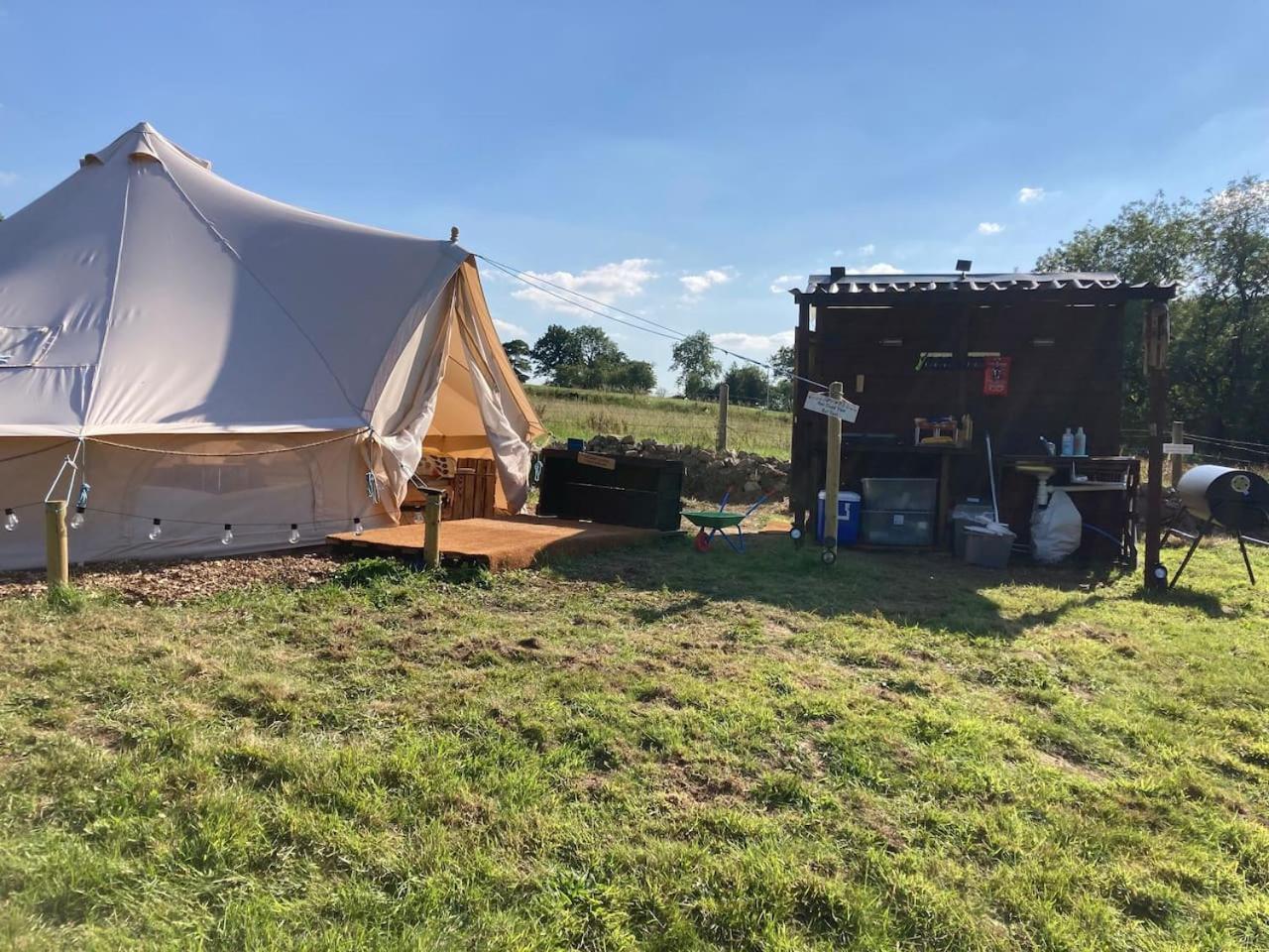 Roaches Retreat Family Glampsite, Rocky Reach Bell Tent With Outdoor Adventures And Campfire Nights Upper Hulme Bagian luar foto